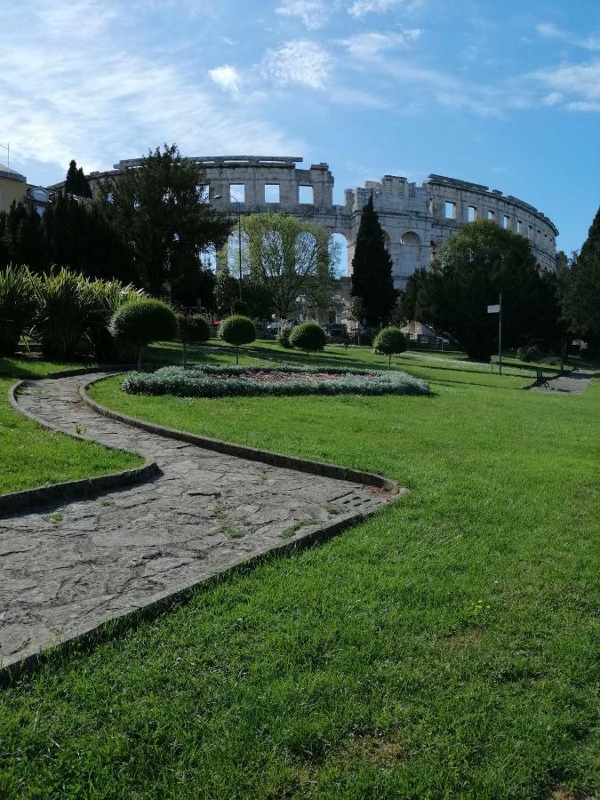 Studio Apartment Mila Пула Екстериор снимка