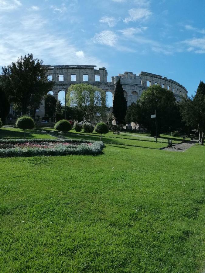 Studio Apartment Mila Пула Екстериор снимка