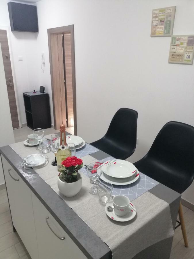 Studio Apartment Mila Пула Екстериор снимка